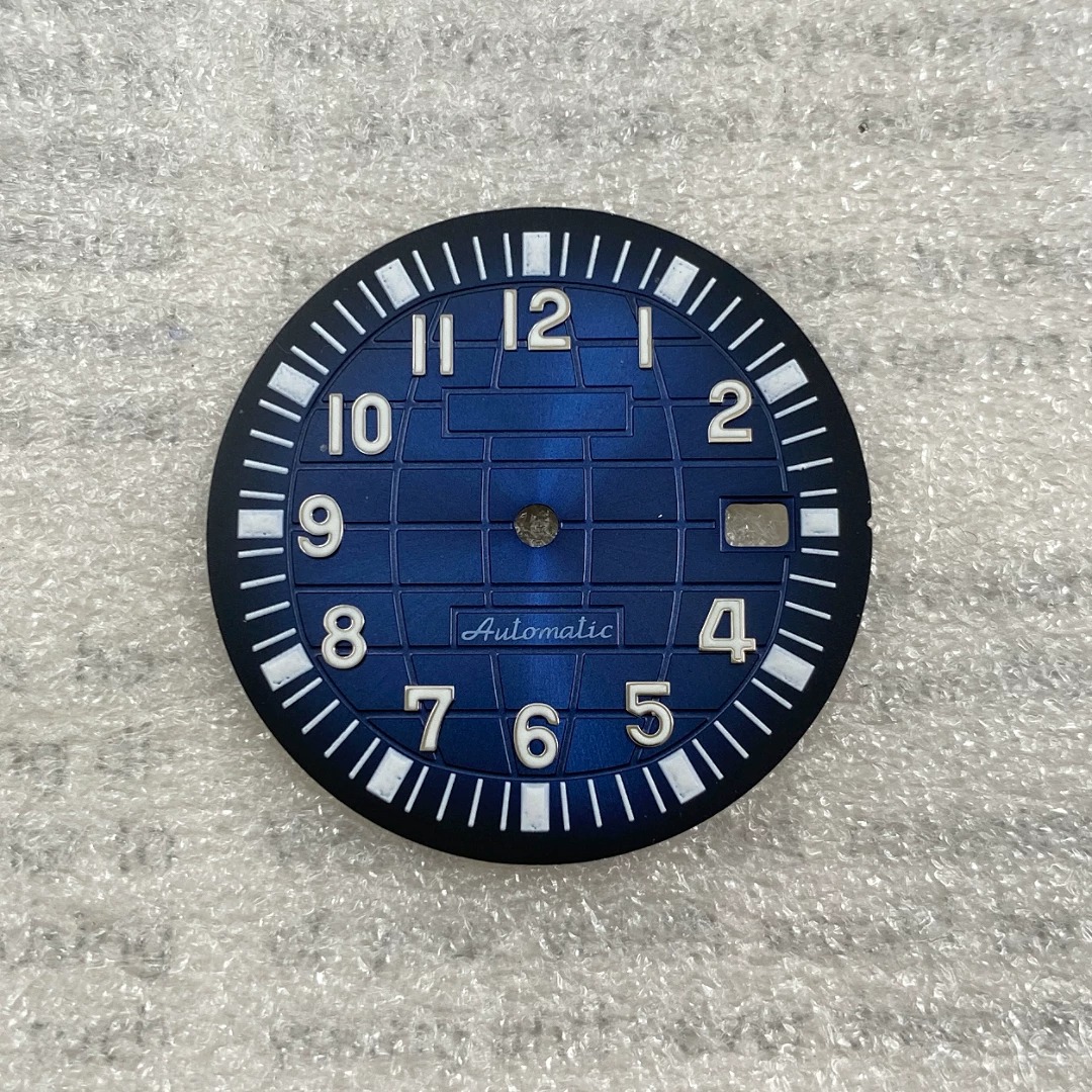 Quadrante da 32 mm senza logo  - Reel Case recensione e prezzo